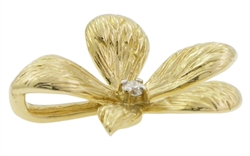 Blomster vedhæng i guld med diamant billed 3