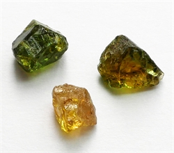 Gule, orange og grønne granat krystaller billede 3
