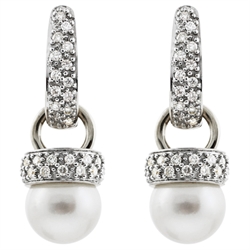 Perle øreringe i hvidguld med diamanter