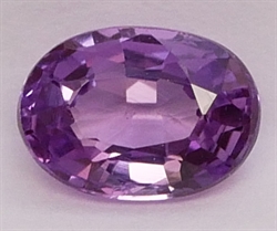 Violet oval safir